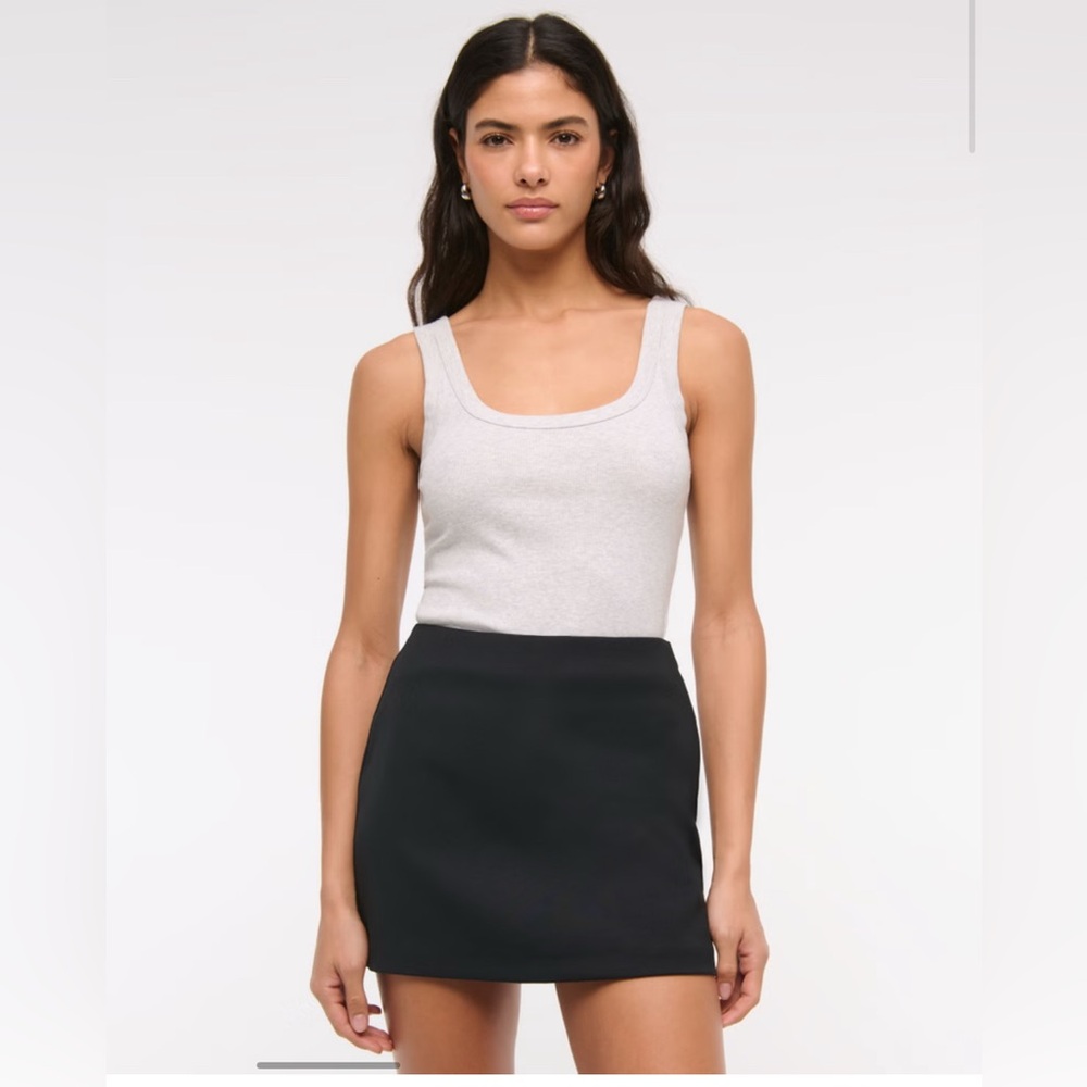 Abercrombie The A&F Scarlett Mini Skort Size XS Black